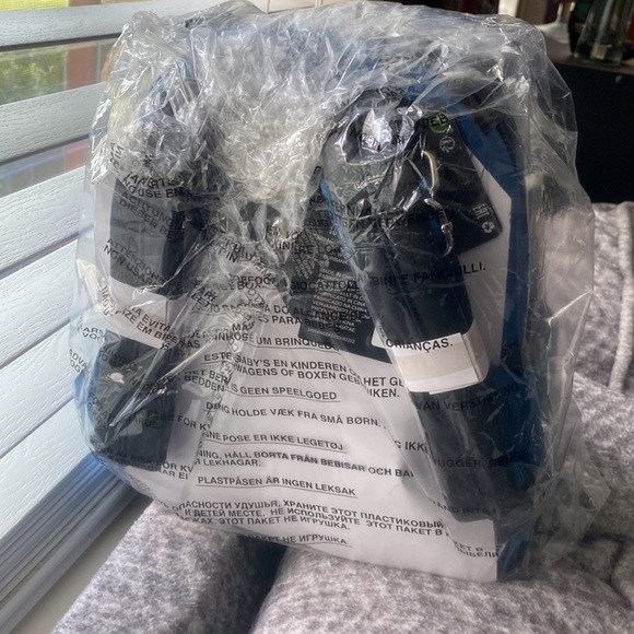 Loungefly Corpse Bride Glow in the dark - Picture 4 of 5